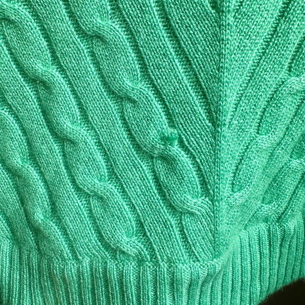 Ralph Lauren Black Label Women’s V-Neck Cashmere Sweater - Picture 4 of 6